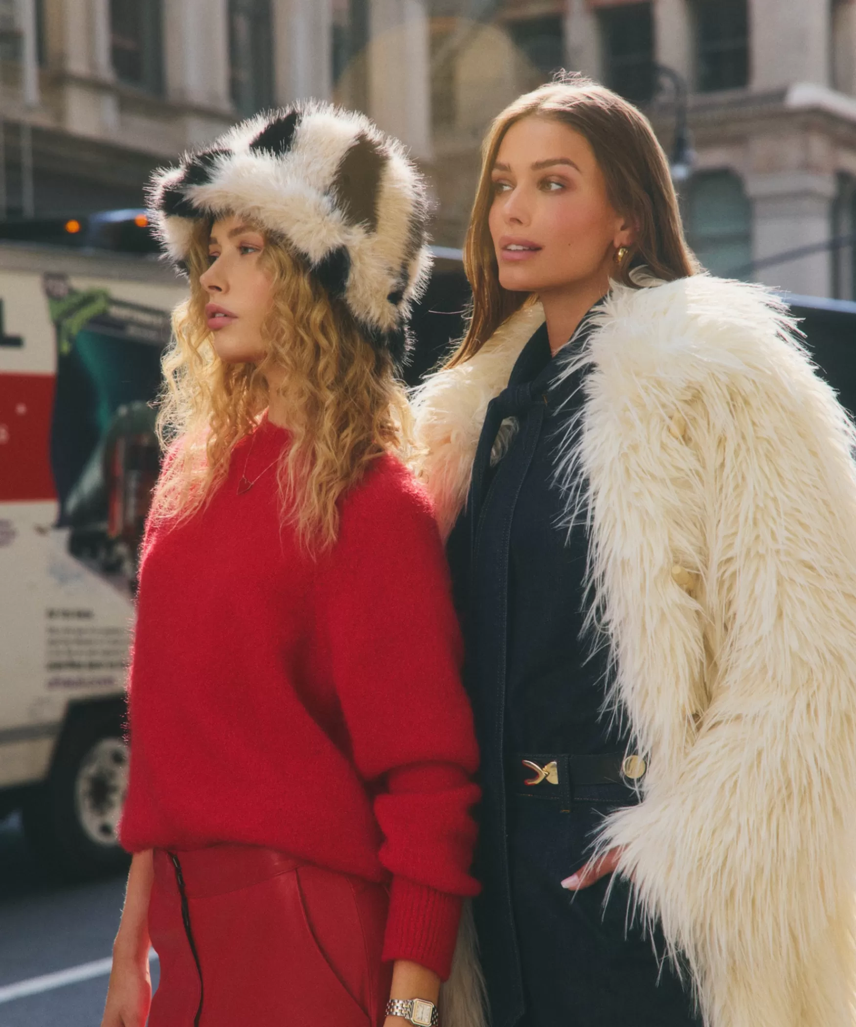 bucket_hat__fur__blackbeige_19654.webp IBANA Bucket hat - Fur | < Hoeden En Petten