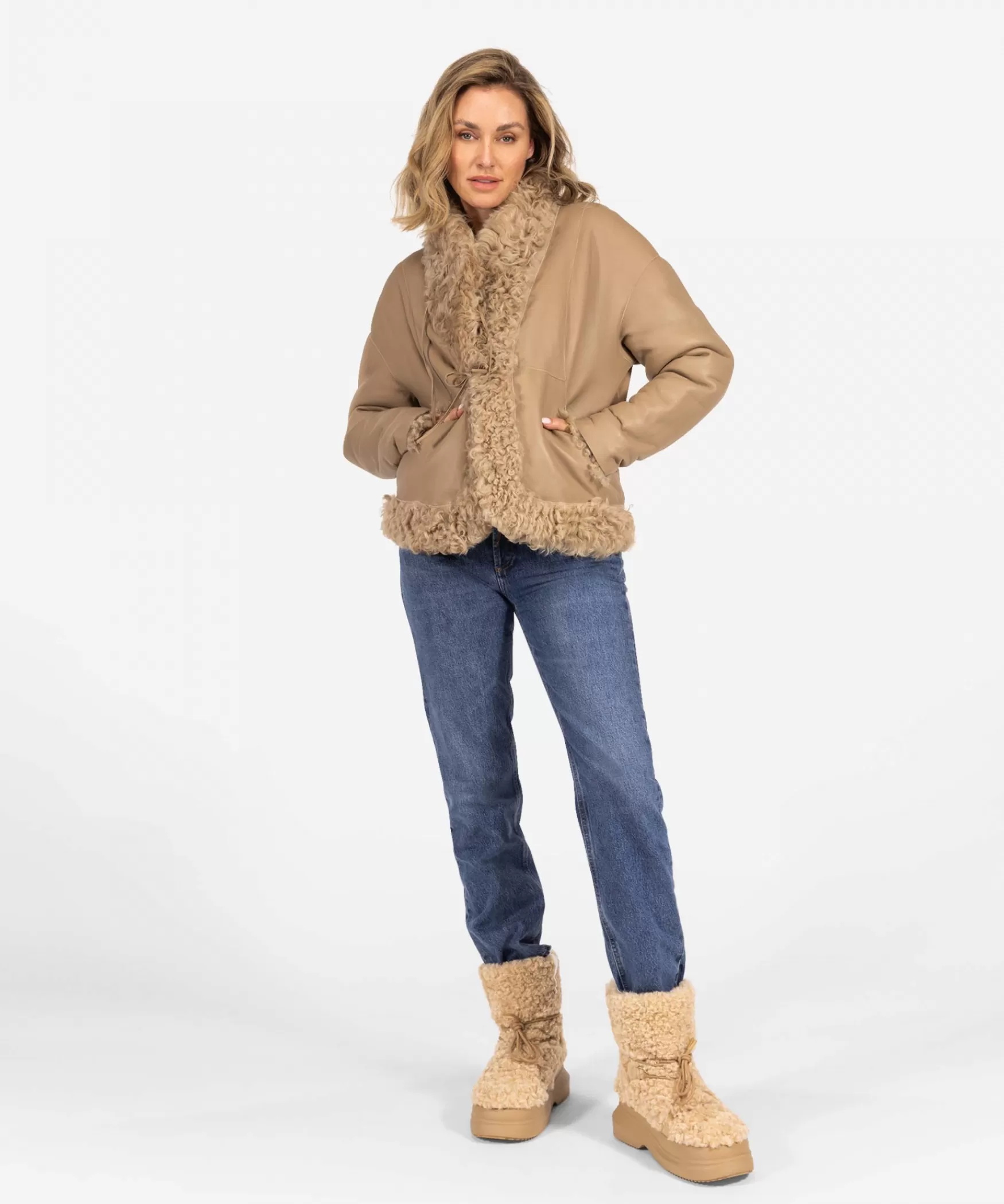 curly__beige_26416.webp IBANA Curly | Beige< Leren Jassen | Lammy