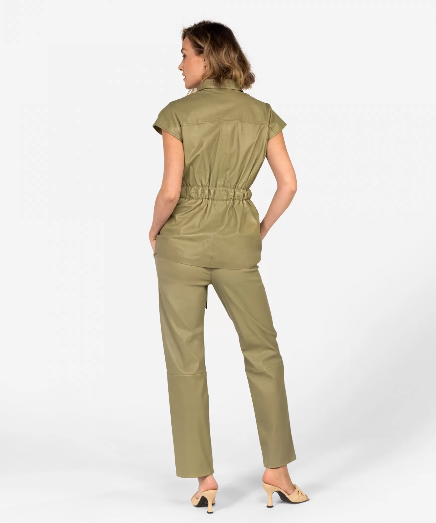 jaden__moss_green_22691.webp IBANA Jaden | < Tops | Leren Tops En Blouses