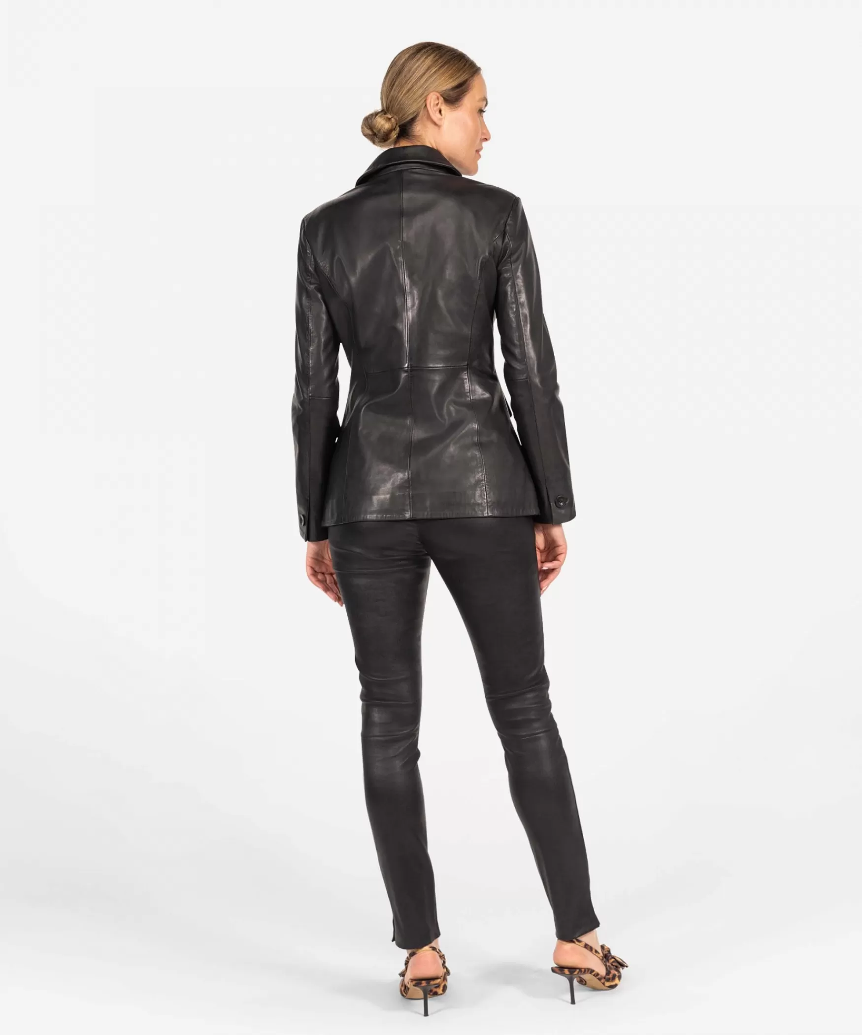 jilies__black_25692.webp IBANA Jilies | Black< Blazers | Leren Jassen