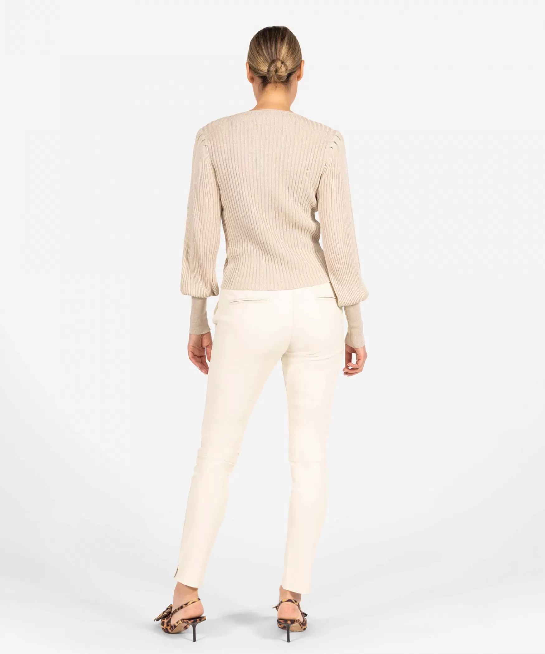 totie__coco_white_23157.webp IBANA Totie | < Tops | Trui